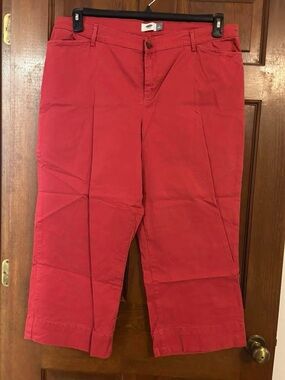 Ladies dark Red Cotton Chino capri pants